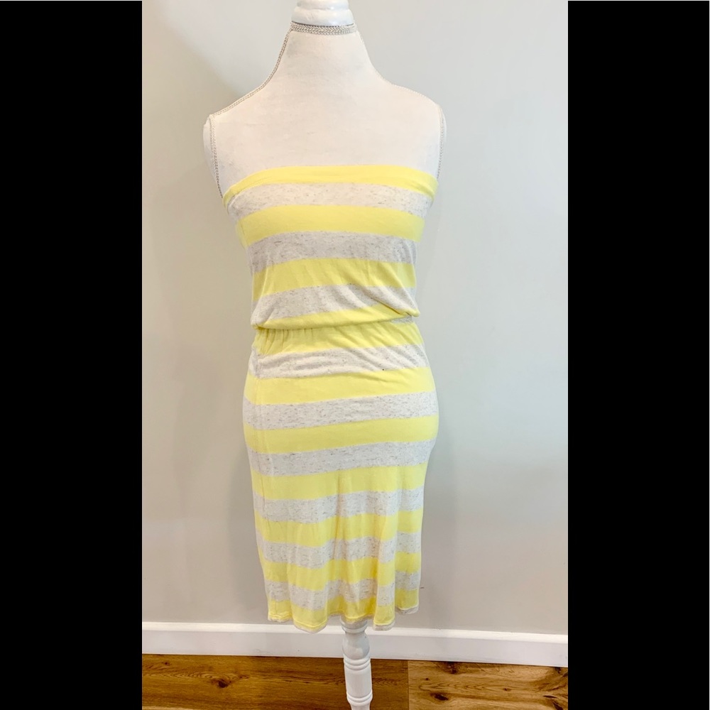 Aqua strapless dress!